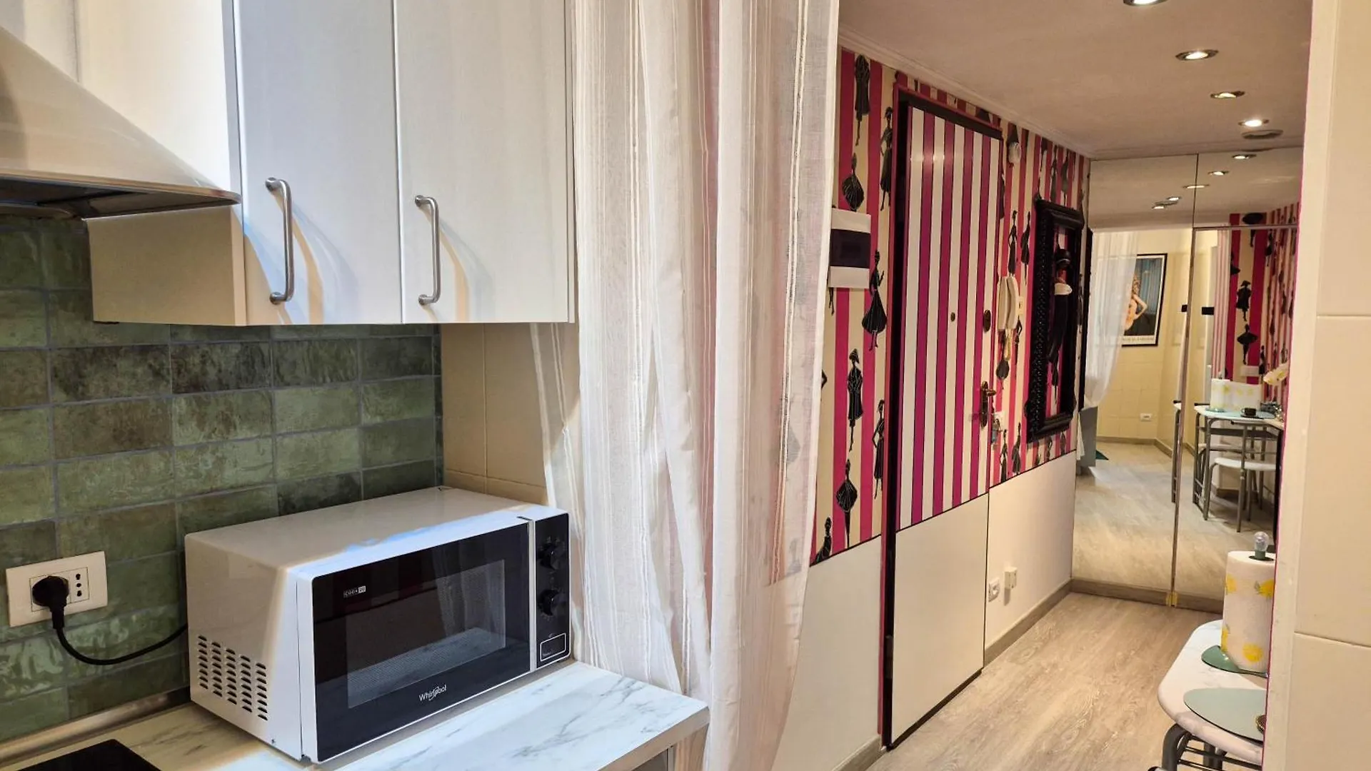 Apartamento La Petite Maison Desenzano del Garda Itália